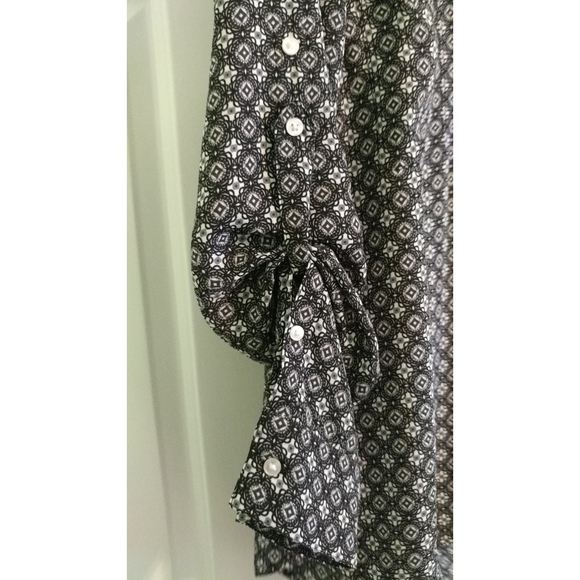 NWOT Express Button Down Shirt - Picture 4 of 5